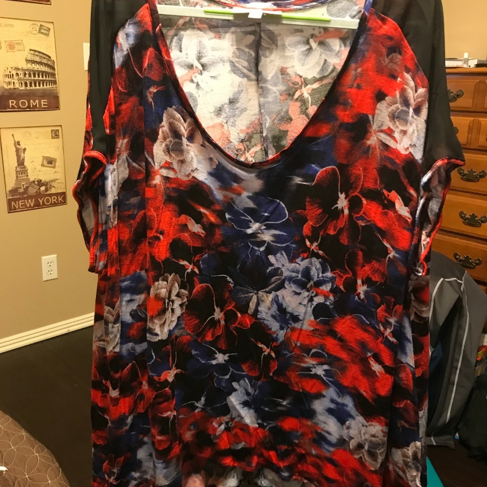 NWOT Jennifer Lopez Multi-Colored Hi-Lo Blouse 1X